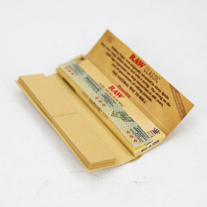 RAW Classic Connoisseur King Rolling Paper w/Tips | Jupiter Grass