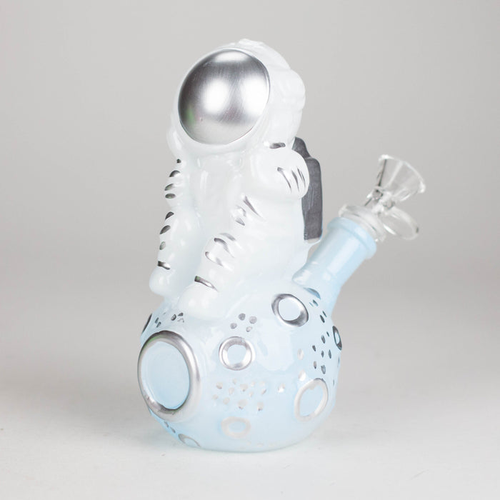 7" 3D Astronaut Glass Bong – Space Inspired Water Pipe | Jupiter Grass