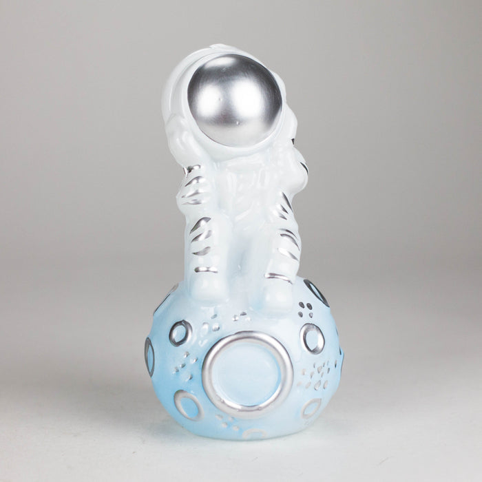 7" 3D Astronaut Glass Bong – Space Inspired Water Pipe | Jupiter Grass