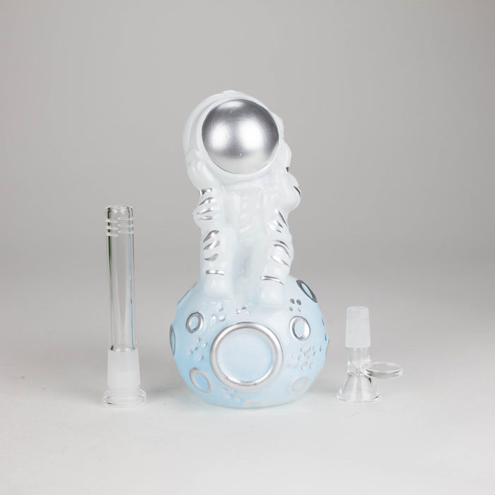 7" 3D Astronaut Glass Bong – Space Inspired Water Pipe | Jupiter Grass